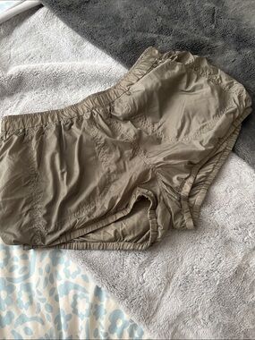 EUC FP Movement Bubbke Hem Shorts in khaki Size L